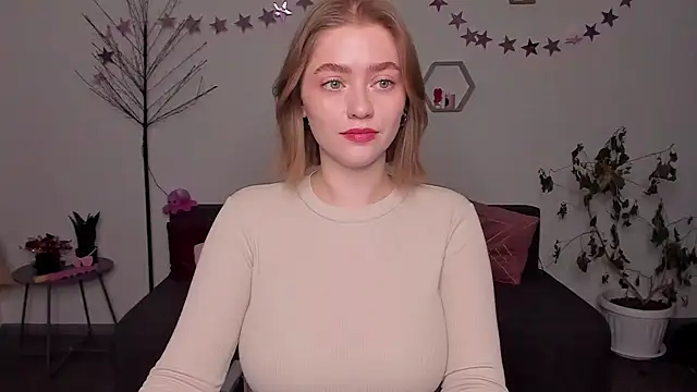 Snapshot of AidaPerry chatting on December 28, 2024, 3:04 pm AidaPerry online show from December 28, 2024, 3:04 pm