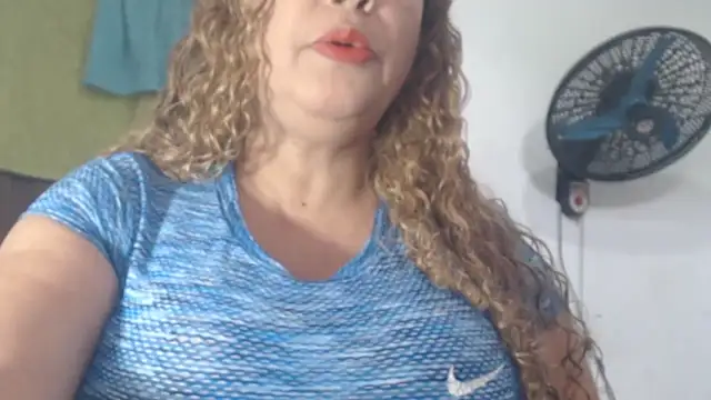 BustyAmanda online show from June 16, 2026, 2:52 pm