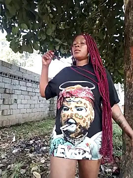 Snapshot of Broan_me chatting on October 4, 2025, 5:49 am Broan me online show from October 4, 2025, 5:49 am