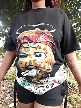 Snapshot of Broan_me chatting on October 5, 2025, 5:50 am Broan me online show from October 5, 2025, 5:50 am