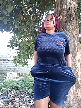 Snapshot of Broan_me chatting on October 13, 2025, 5:29 am Broan me online show from October 13, 2025, 5:29 am