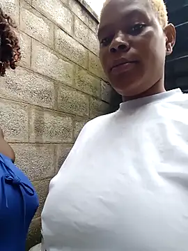 Snapshot of Broan_me chatting on October 30, 2025, 7:21 am Broan me online show from October 30, 2025, 7:21 am