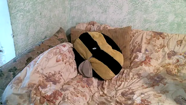 DennisXCaroll online show from April 16, 2026, 7:20 am