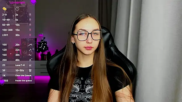 Sm0ly online show from December 3, 2024, 3:41 am