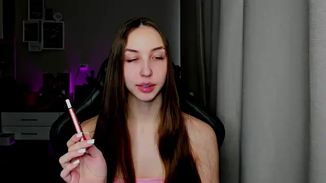 Sm0ly online show from April 16, 2026, 2:12 am