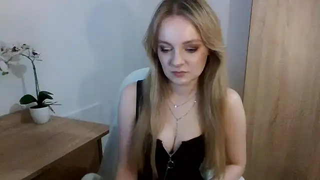 Snapshot of AlmaHoney chatting on January 29, 2025, 12:12 am AlmaHoney online show from January 29, 2025, 12:12 am