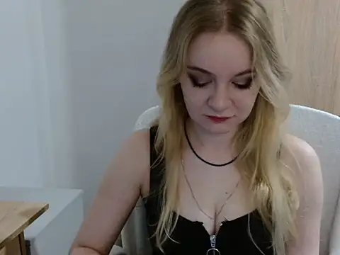 AlmaHoney online show from July 6, 2026, 8:11 pm