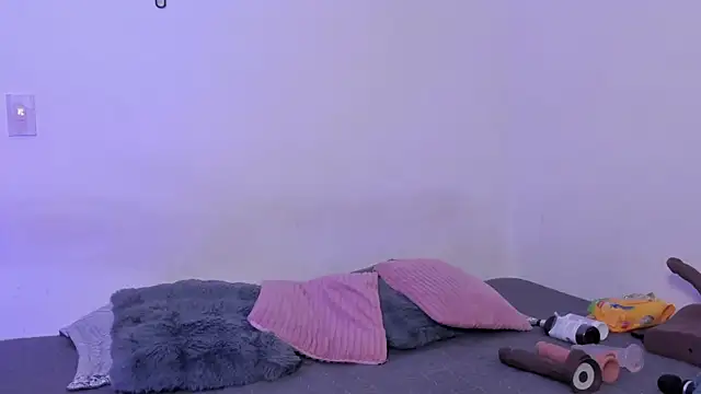 Snapshot of crystalvazquez chatting on October 31, 2025, 12:06 pm crystalvazquez online show from October 31, 2025, 12:06 pm