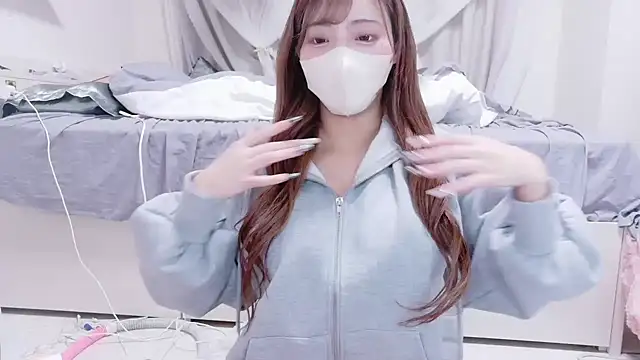 Snapshot of _chanMOMO_ chatting on October 7, 2025, 3:42 pm chanMOMO online show from October 7, 2025, 3:42 pm