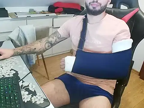 Snapshot of prezydentcam chatting on October 10, 2025, 8:46 am prezydentcam online show from October 10, 2025, 8:46 am