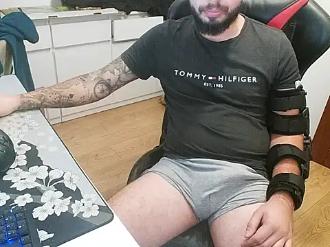 Snapshot of prezydentcam chatting on October 22, 2025, 7:30 am prezydentcam online show from October 22, 2025, 7:30 am