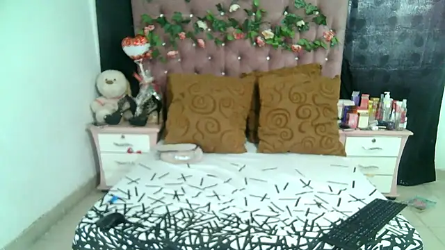 Snapshot of ValeriaTsx chatting on September 19, 2025, 12:50 pm ValeriaTsx online show from September 19, 2025, 12:50 pm