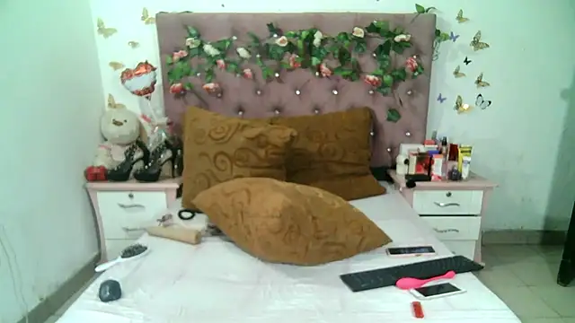 Snapshot of ValeriaTsx chatting on October 10, 2025, 1:10 pm ValeriaTsx online show from October 10, 2025, 1:10 pm