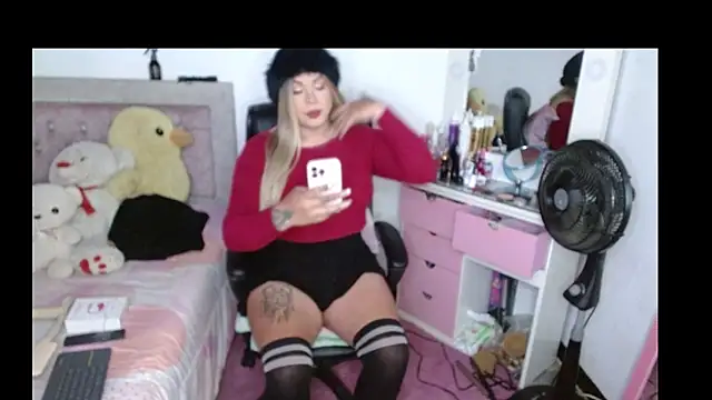 Snapshot of kim_hot69_ chatting on November 7, 2025, 12:38 pm kim hot69 online show from November 7, 2025, 12:38 pm