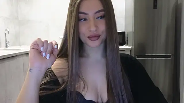 Snapshot of Cinderella____ chatting on February 4, 2025, 3:15 pm Cinderella online show from February 4, 2025, 3:15 pm