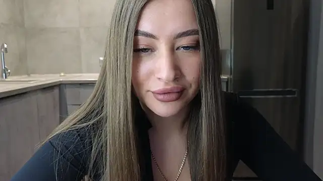 Snapshot of Cinderella____ chatting on February 21, 2025, 10:37 pm Cinderella online show from February 21, 2025, 10:37 pm