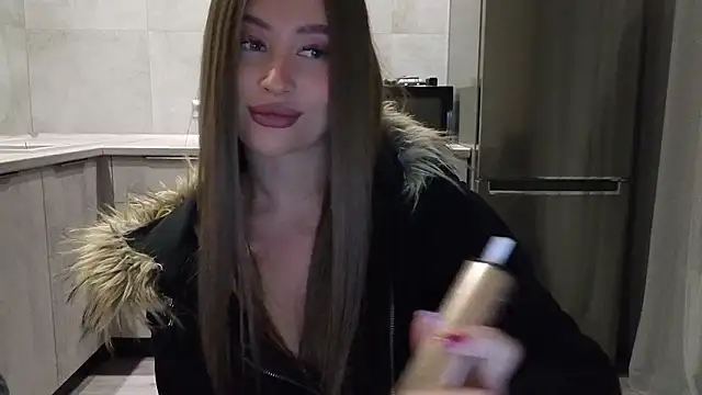 Snapshot of Cinderella____ chatting on February 23, 2026, 7:44 pm Cinderella online show from February 23, 2026, 7:44 pm