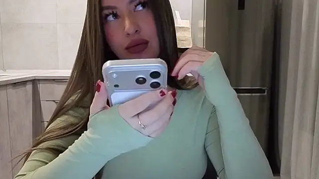 Snapshot of Cinderella____ chatting on March 2, 2026, 9:21 pm Cinderella online show from March 2, 2026, 9:21 pm