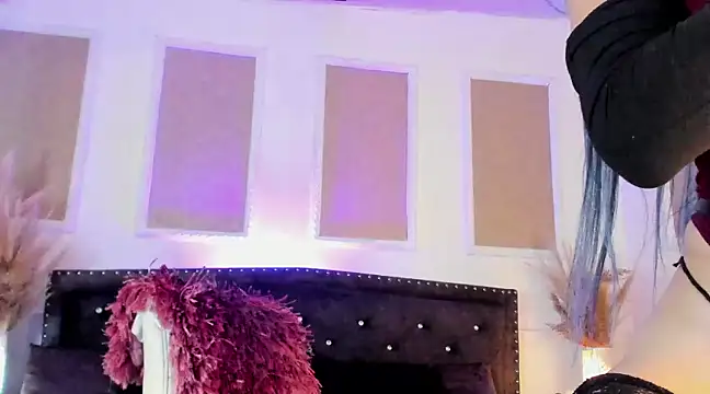 queen satin online show from February 20, 2025, 8:17 am