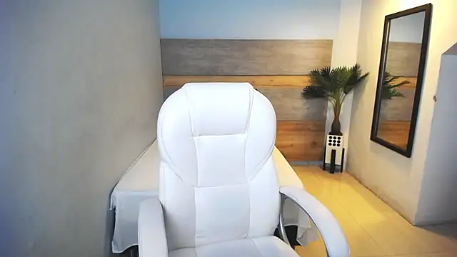 Snapshot of liseth_fox chatting on December 19, 2024, 10:42 pm liseth fox online show from December 19, 2024, 10:42 pm