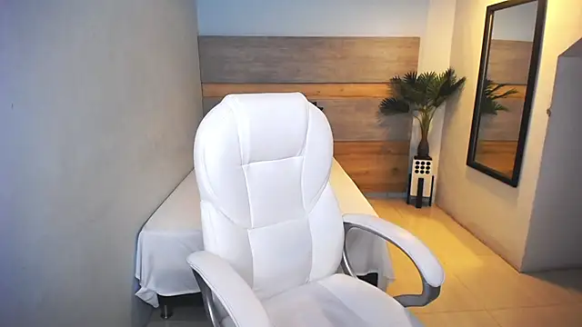 Snapshot of liseth_fox chatting on December 21, 2024, 6:34 pm liseth fox online show from December 21, 2024, 6:34 pm