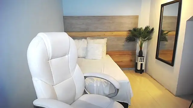 Snapshot of liseth_fox chatting on February 4, 2025, 1:23 am liseth fox online show from February 4, 2025, 1:23 am