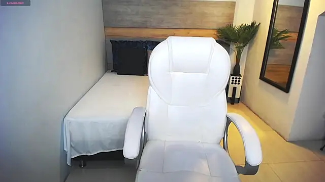 Snapshot of liseth_fox chatting on February 26, 2025, 11:26 pm liseth fox online show from February 26, 2025, 11:26 pm