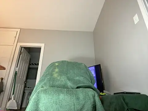 ChiRaqb8 online show from February 7, 2026, 1:42 am