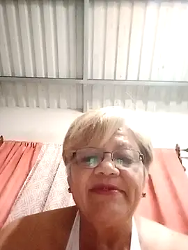 Snapshot of Madrastrahot69 chatting on October 1, 2025, 5:24 am Madrastrahot69 online show from October 1, 2025, 5:24 am