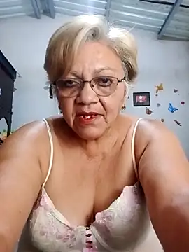 Snapshot of Madrastrahot69 chatting on October 9, 2025, 9:35 pm Madrastrahot69 online show from October 9, 2025, 9:35 pm