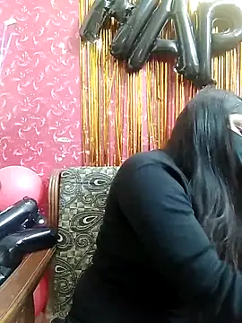 Snapshot of Hotty-simran chatting on February 15, 2025, 4:36 am Hotty-simran online show from February 15, 2025, 4:36 am