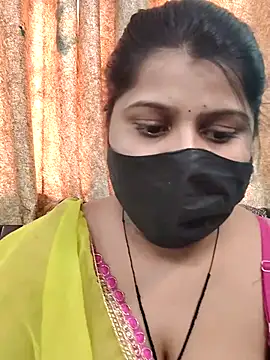 Snapshot of Hotty-simran chatting on October 29, 2025, 6:04 am Hotty-simran online show from October 29, 2025, 6:04 am