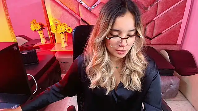 Olivia Fox69 online show from November 10, 2025, 4:44 am