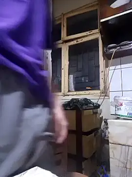 Snapshot of Franso13 chatting on February 28, 2025, 9:44 pm Franso13 online show from February 28, 2025, 9:44 pm