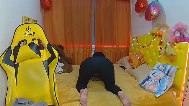 SandraHormas online show from March 17, 2025, 11:21 am