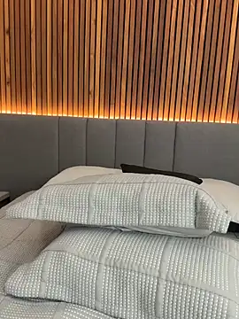 EmiilyAdams  online show from February 4, 2026, 10:36 pm