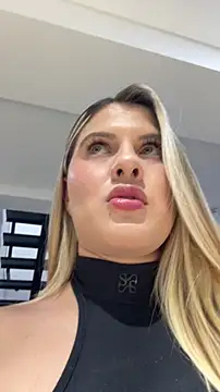 EmiilyAdams  online show from March 2, 2026, 9:32 pm