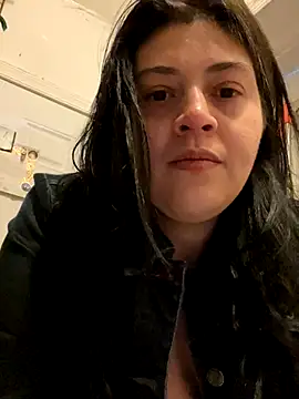 Snapshot of kriztal_pretty chatting on November 29, 2025, 6:27 am kriztal pretty online show from November 29, 2025, 6:27 am