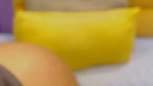 YELLOWBUSTYMELLONS online show from October 29, 2025, 5:31 am