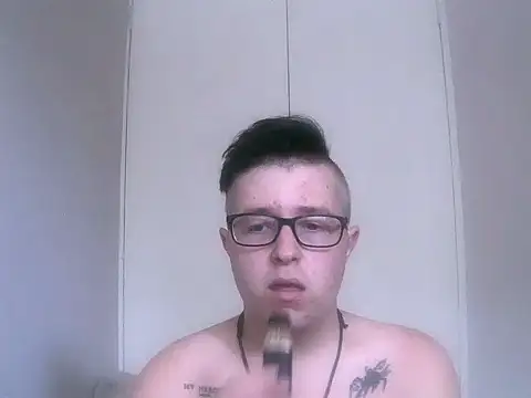 bisexualboy05 online show from February 23, 2026, 12:35 pm