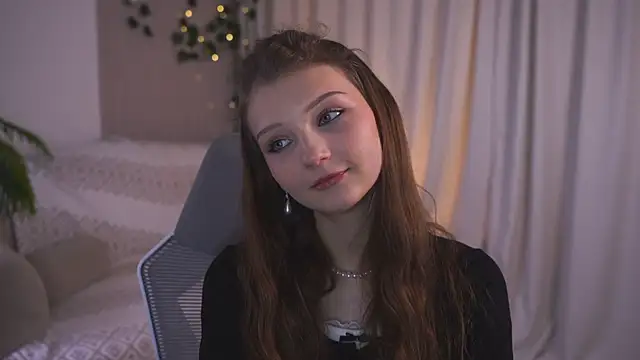 Snapshot of CindyGarrison chatting on November 7, 2025, 9:59 pm CindyGarrison online show from November 7, 2025, 9:59 pm