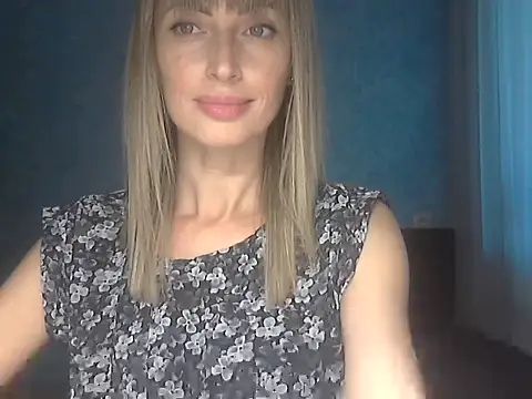 Snapshot of EffectMaya chatting on September 10, 2025, 2:50 pm EffectMaya online show from September 10, 2025, 2:50 pm