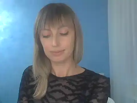 Snapshot of EffectMaya chatting on September 30, 2025, 5:29 pm EffectMaya online show from September 30, 2025, 5:29 pm