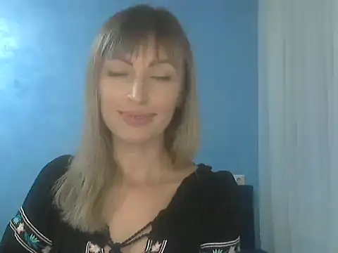 Snapshot of EffectMaya chatting on October 4, 2025, 3:43 pm EffectMaya online show from October 4, 2025, 3:43 pm