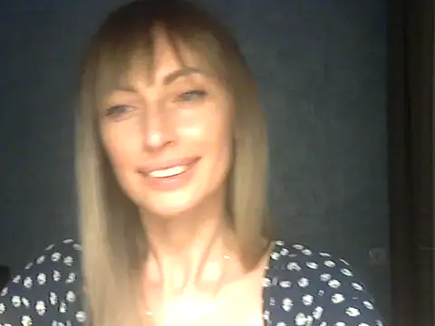 EffectMaya online show from April 2, 2026, 5:54 pm