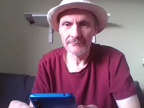 Snapshot of Zed0l1Mod chatting on December 15, 2024, 9:35 am Zed0l1Mod online show from December 15, 2024, 9:35 am