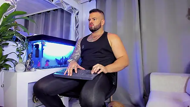 Johnnygrayson1 online show from January 3, 2025, 12:22 am