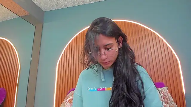 NayeCloud online show from February 3, 2026, 3:59 am