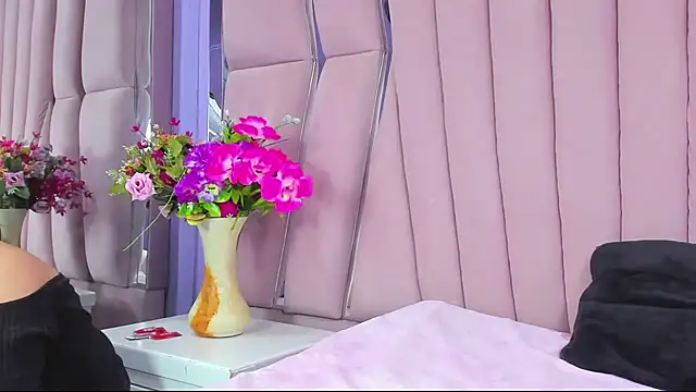 Sasha Petitte online show from December 3, 2025, 3:47 am