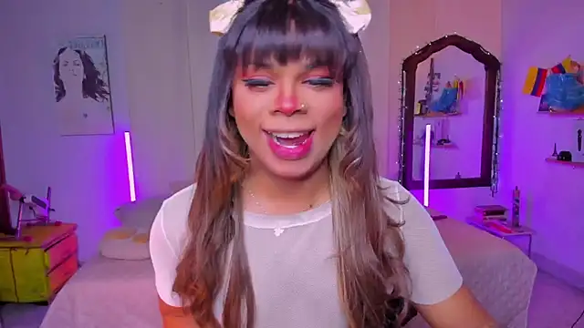 Snapshot of CuteRomi chatting on October 24, 2025, 4:20 am CuteRomi online show from October 24, 2025, 4:20 am